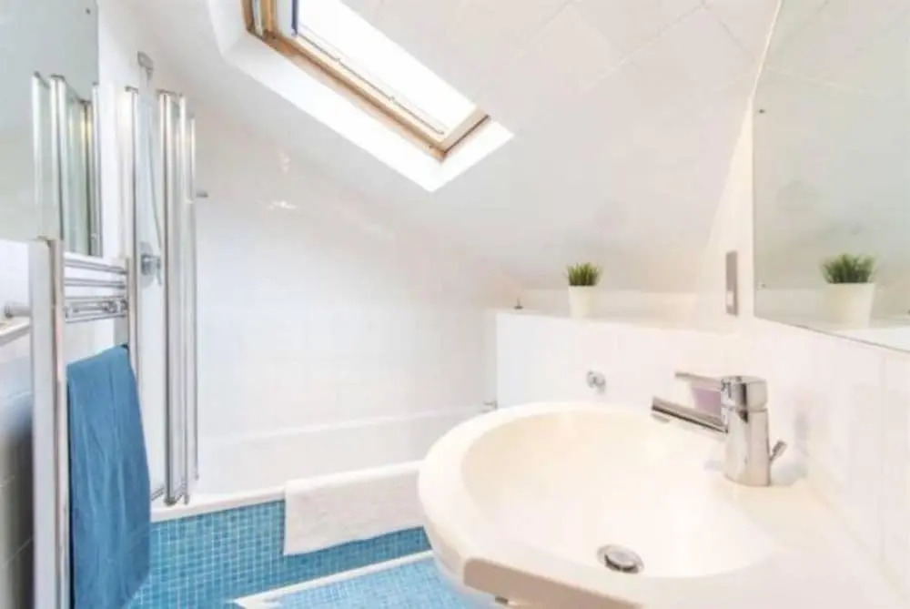 Modern 2 Double Bedroom Flat Near Gloucester Road