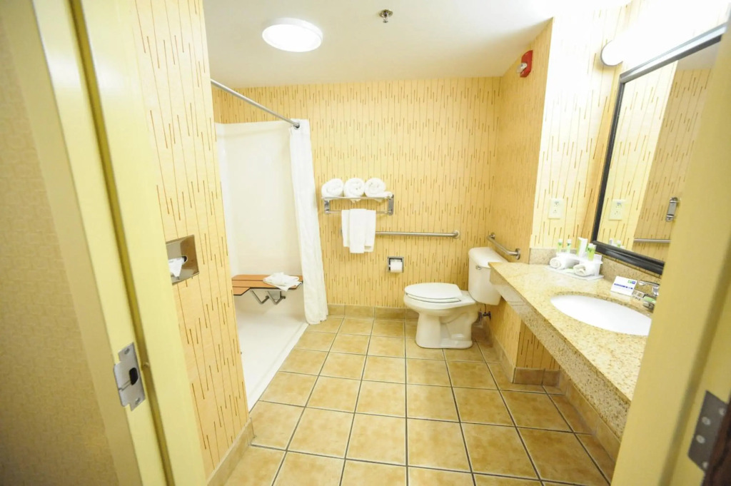 Holiday Inn Express Hotel & Suites Bowling Green by IHG