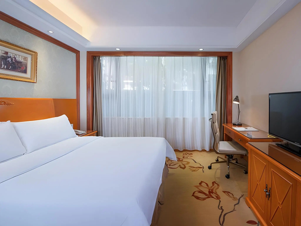 Vienna Hotel (Guangzhou Xintang Shacun Metro Station)