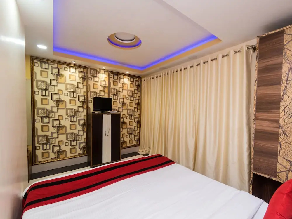OYO 1865 Hotel Trivedi International