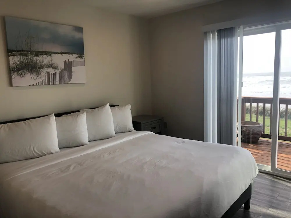 Sailor Jack Oceanfront Motel