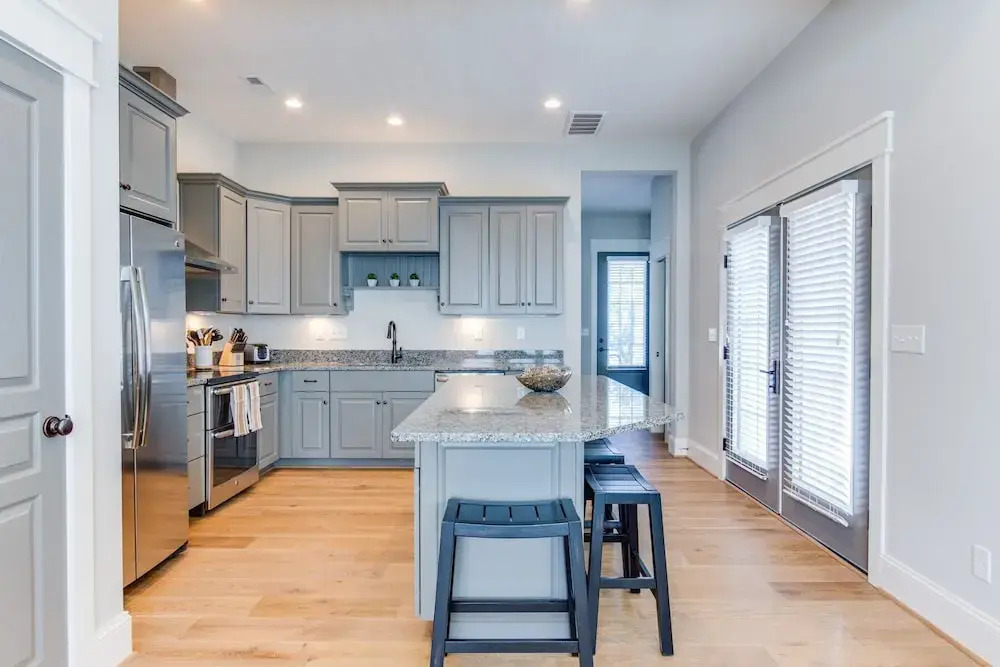 408b The Lynnhaven House Spacious 4 BR Townhouse Walking Distance to the Beach and Boardwalk