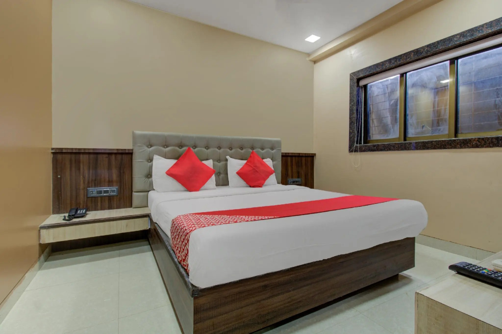 Hotel Golden Crown