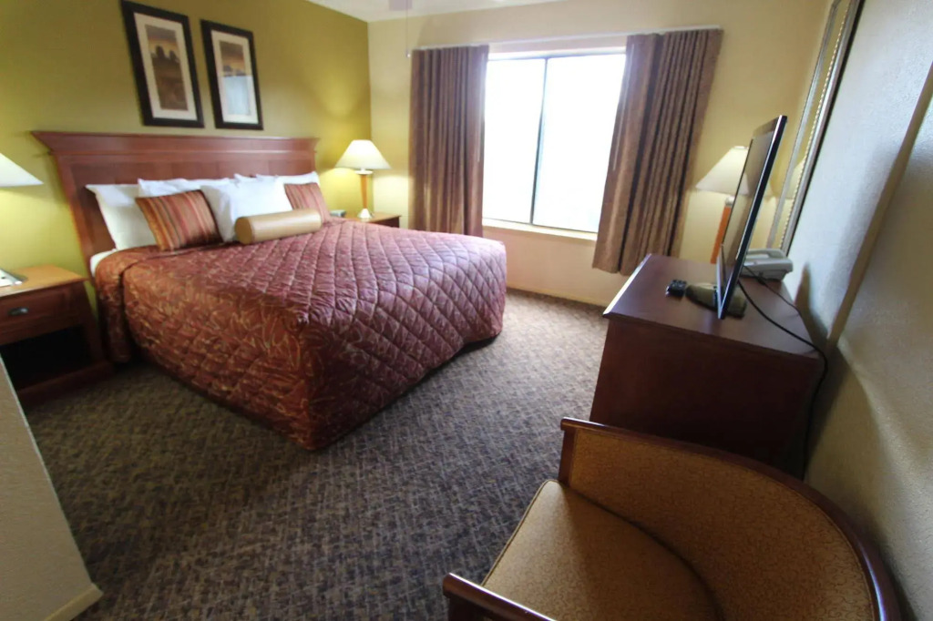 Crown Point Resort