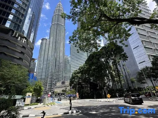 sky suites klcc by Sweet home Apartment