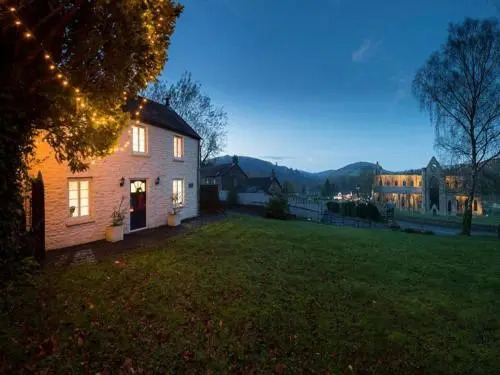 Tintern Abbey Cottage