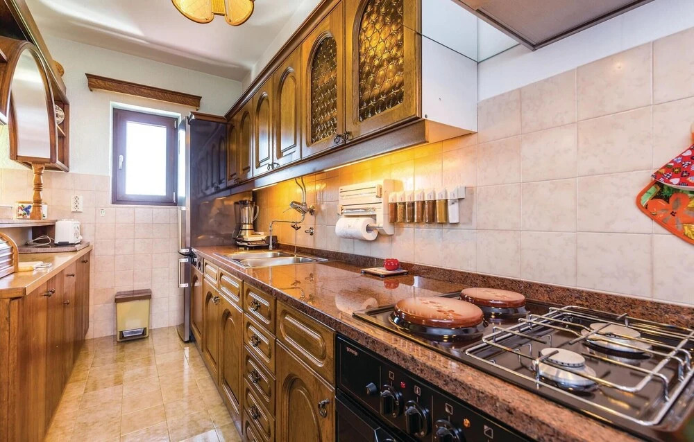Nice Home in Lovran With Wifi and 2 Bedrooms