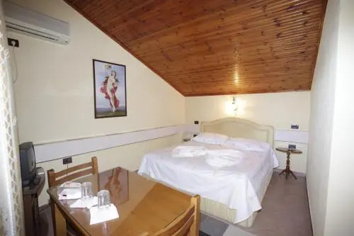Alen Bar Hotel