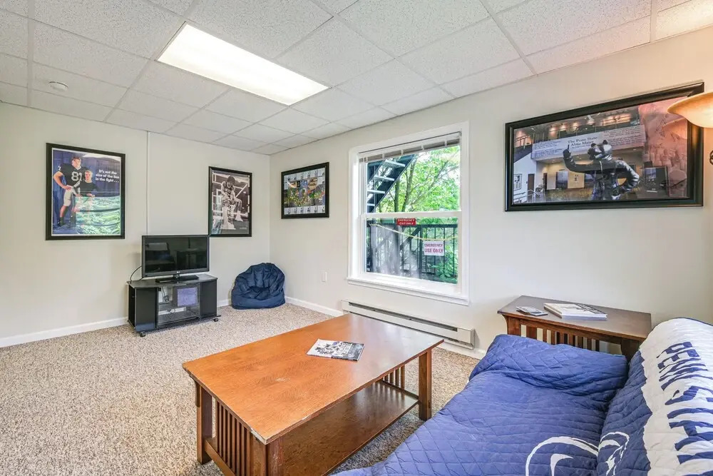 State College Apartment: Walk to Beaver Stadium