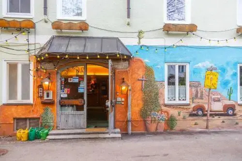 Hotel & Hostel Sandwirt