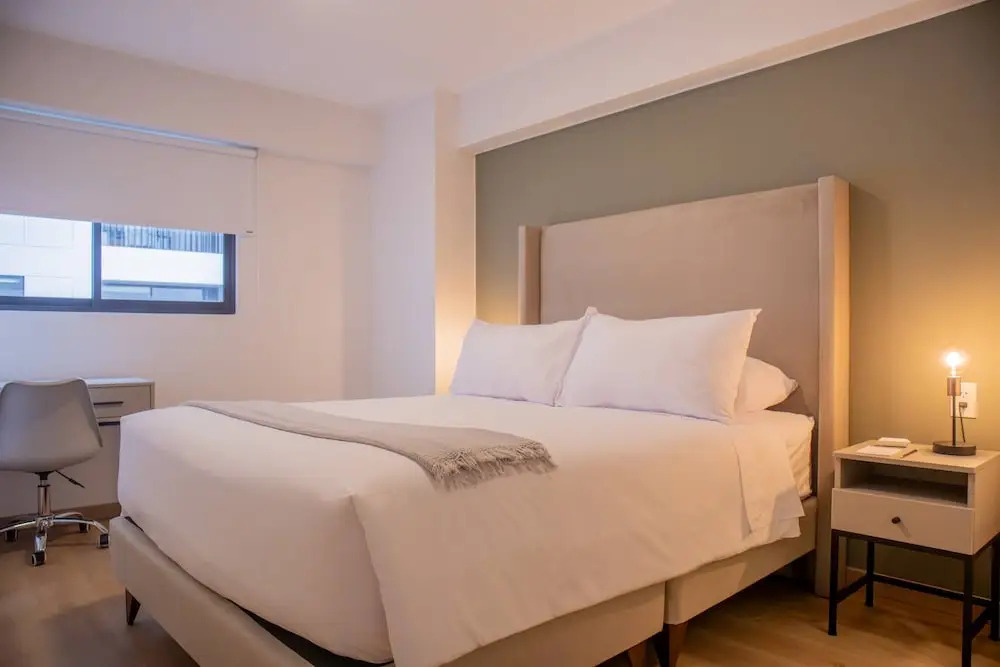 w Magnificent 2BR w/ Balcony in Miraflores