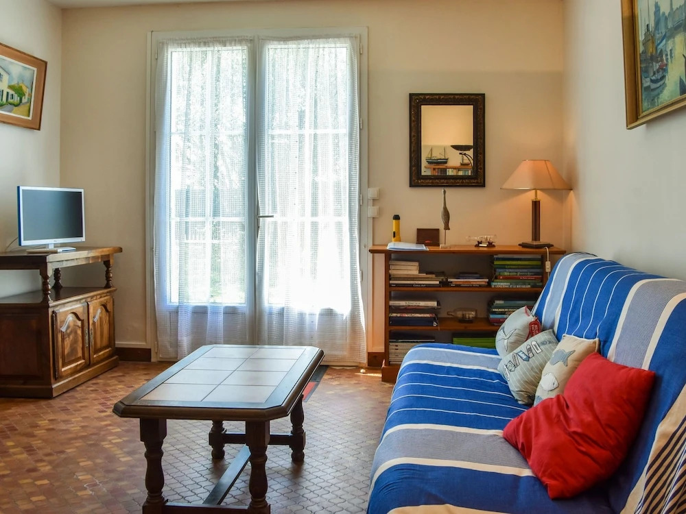 Spacious Holiday Home Near Sea in Loix