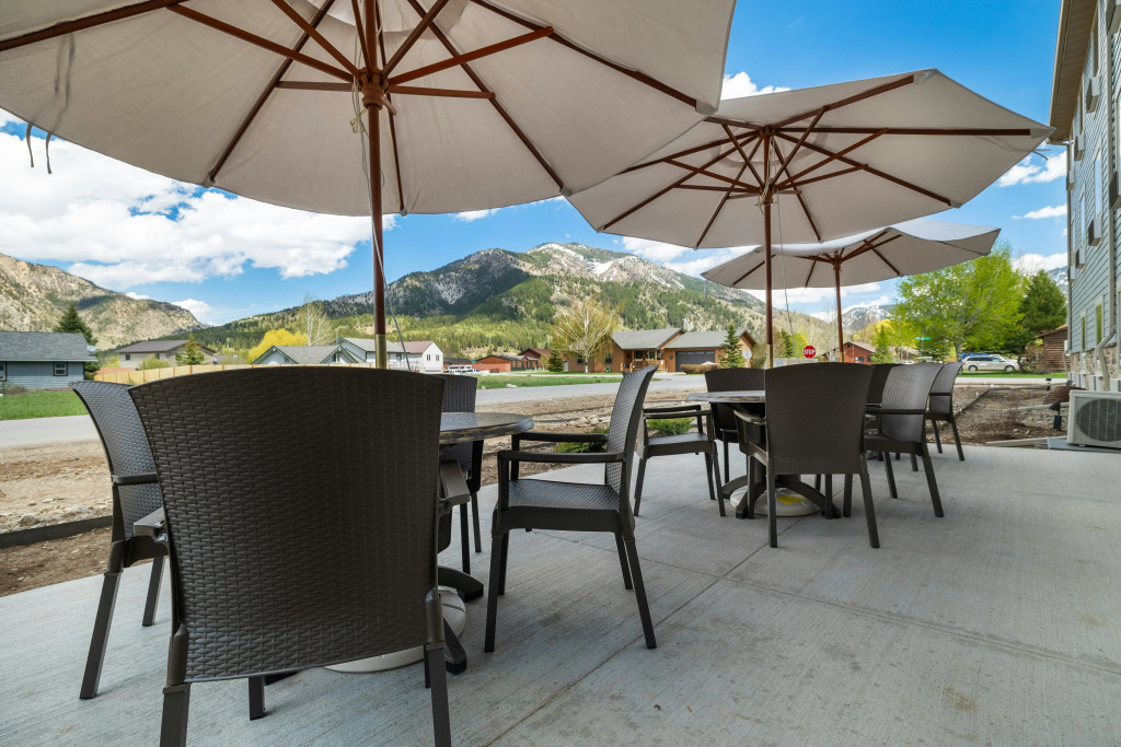 Cobblestone Hotel & Suites - Alpine