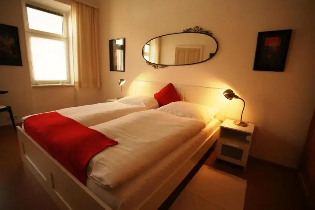 Freundliches Apartment mit Innenhof-Garten