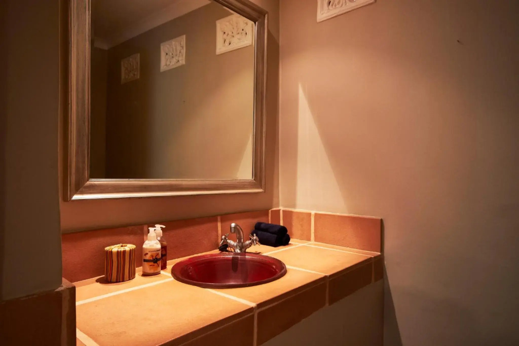 Luxurious & centrally located home away from home