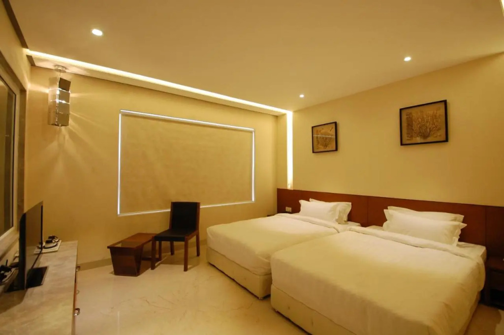 Click Hotel Sapphire Star Indore