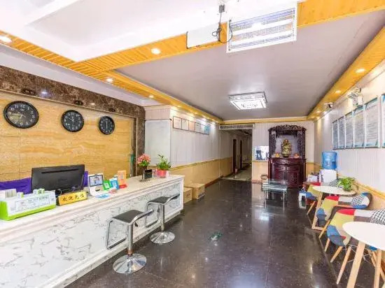 Dongtai Express Hotel (Zhengzhou Future Road)