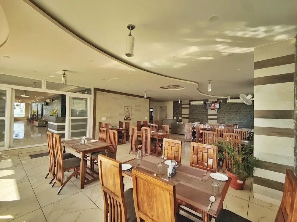 Hotel Dharamshala Ayush Health Paradise