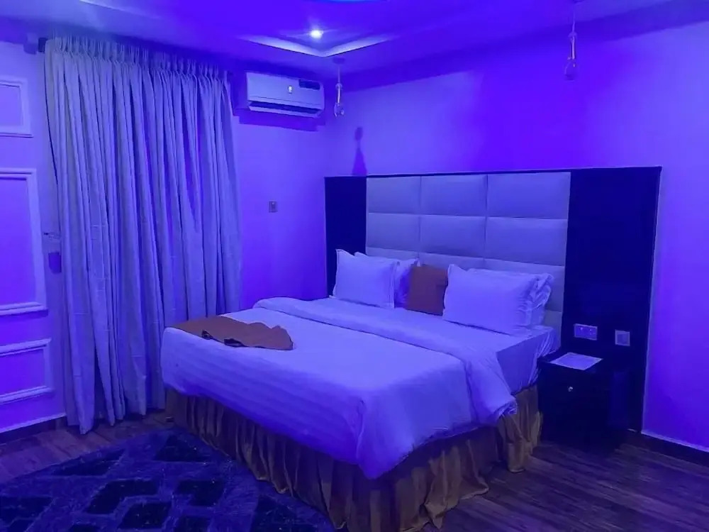 Exclusive Sweet Green Rendezvous Hotel