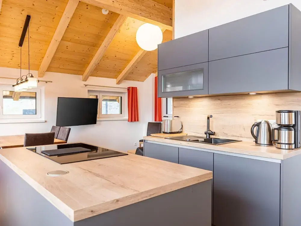 Inviting Chalet on the Ski-slope