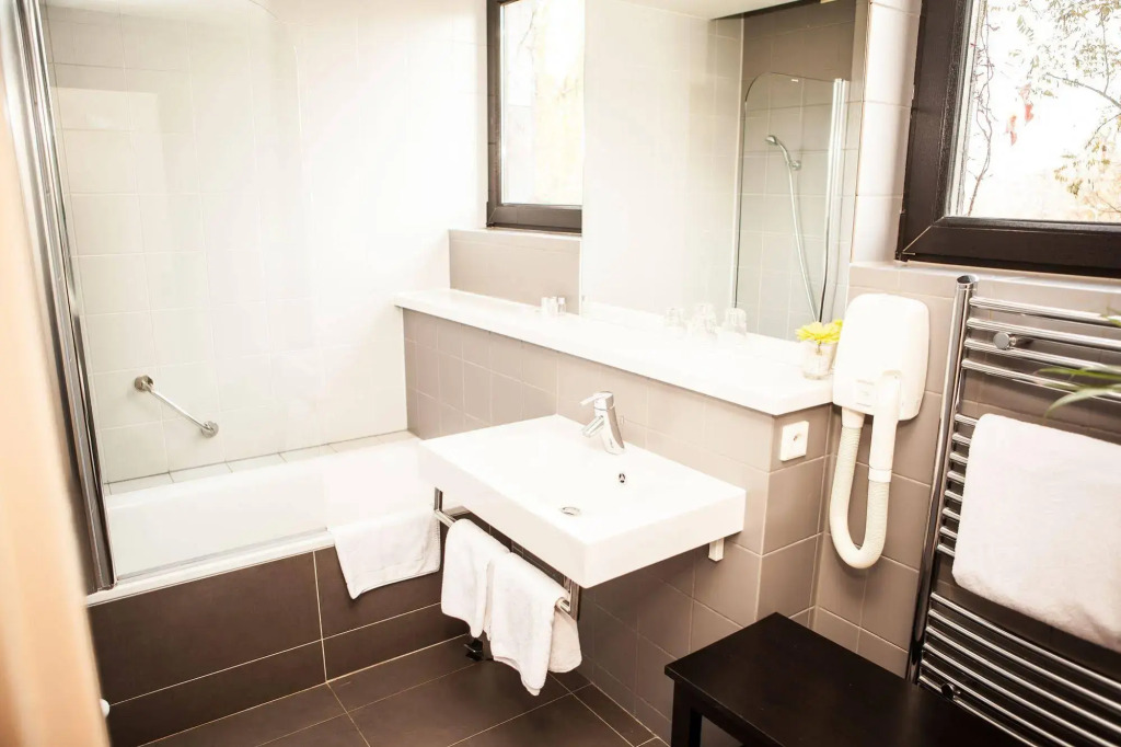 Expo Hotel