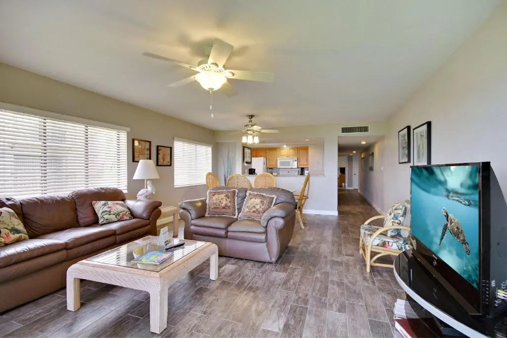 Land's End 8-306 Beach Front - Premier