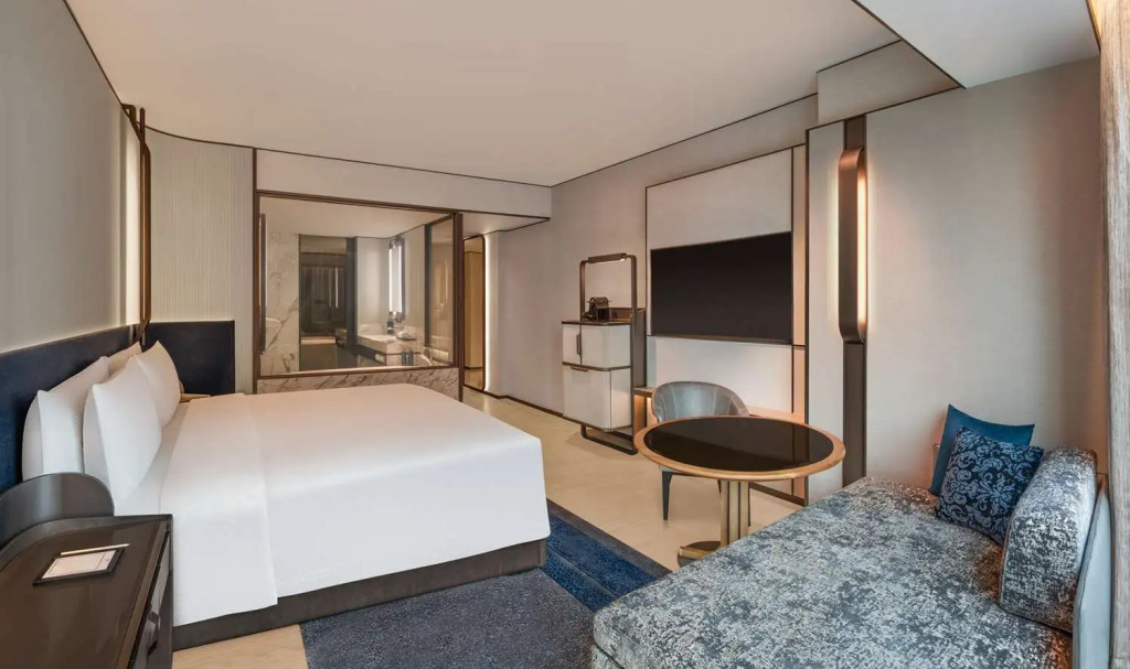 Hilton Saigon