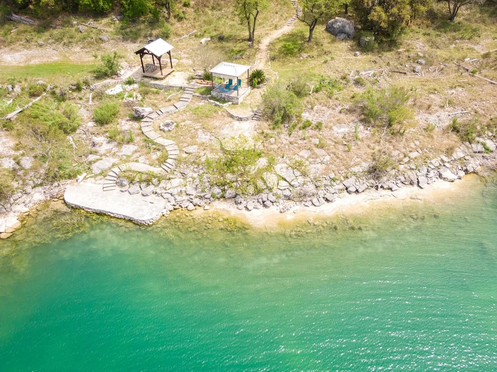 Lakeside Villa by RedAwning