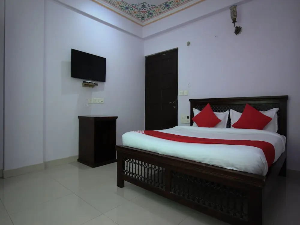 OYO 15896 Hotel Jal Mahal Haveli