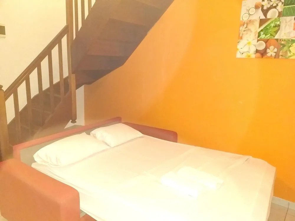 Apartment With 2 Bedrooms in Sainte-anne, With Shared Pool, Enclosed Garden and Wifi - 3 km From the Beach
