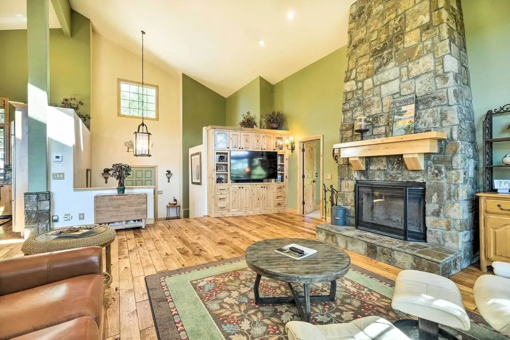Groveland Lake House w/ Hot Tub & Water Views