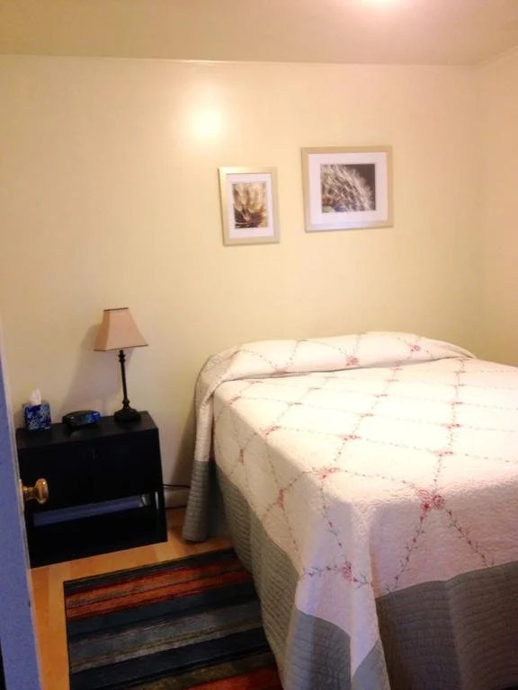 Downtown Log Cabin Hideaway Bed & Breakfast Inn Fairbanks | B&Bs