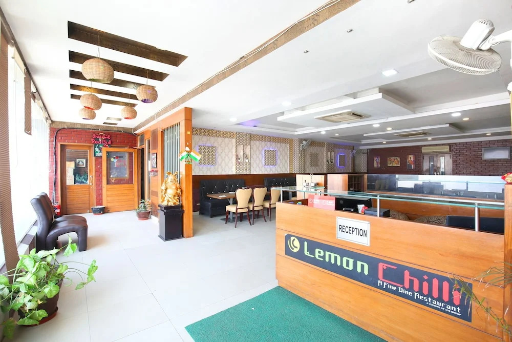 Hotel Lemon And Chilli By OYO Rooms