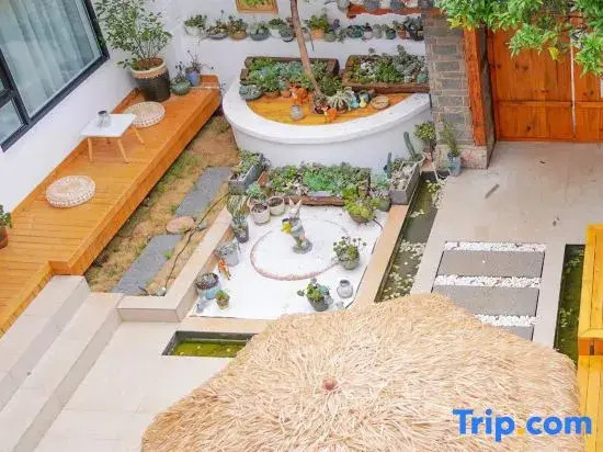 Sanxun Ancient City Panorama Homestay (Lijiang Ancient City Waterwheel Branch)