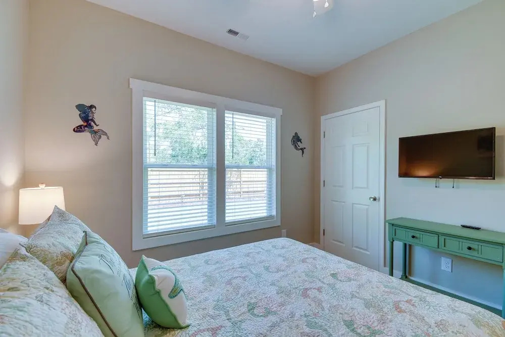 1 Mi to Beach! Ocean Isle Home w/ Shared Lanai