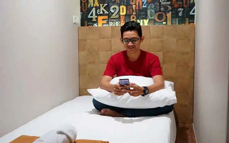 FixOn Capsule Hotel