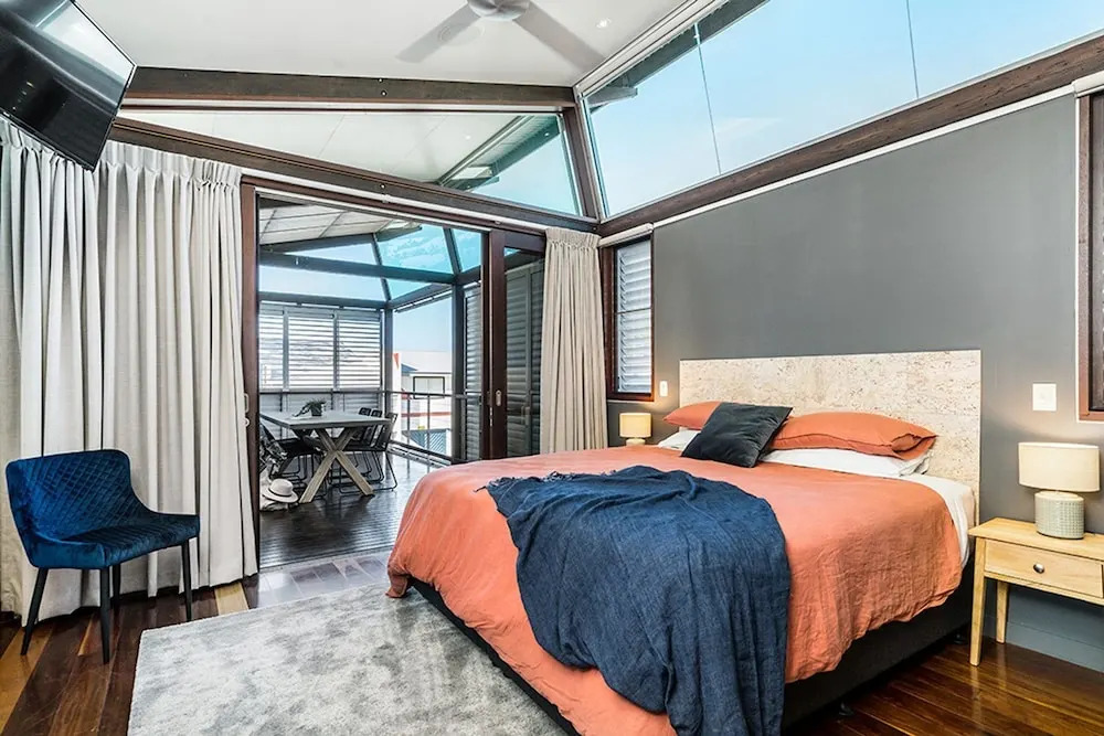 Your Luxury Escape - On The Bay 2