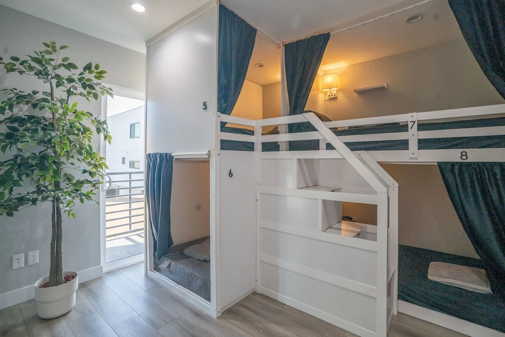 Normandie Hostel