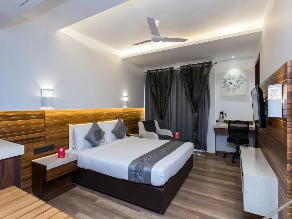 Hotel Solitaire by OYO Rooms