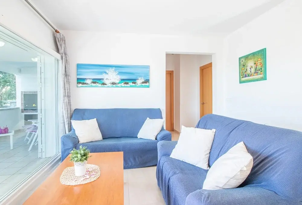 3 Bedroom Villa in Roses Near the Beach