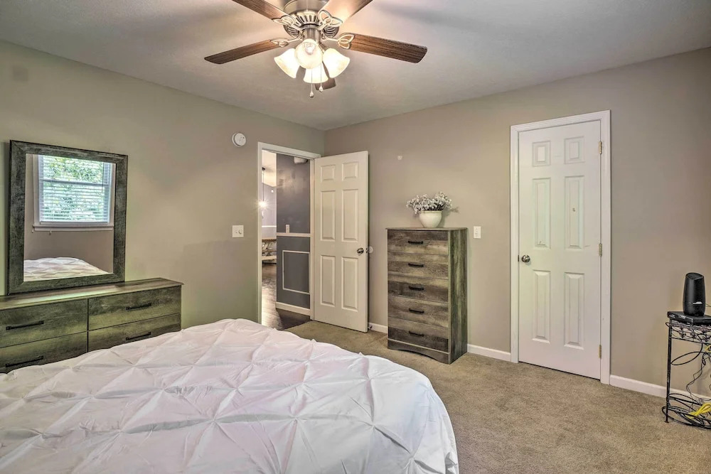 Peaceful Sevierville Home w/ Private Hot Tub!