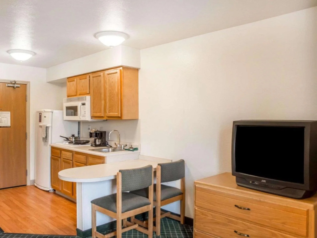Birch Hill Suites Dayton-WP AFB