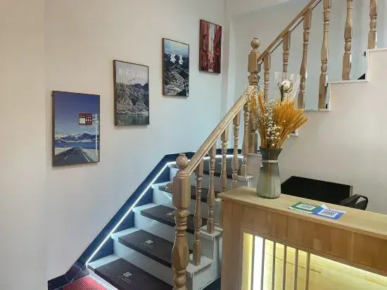 Kashgar Ancient City Qiangweishijv Homestay