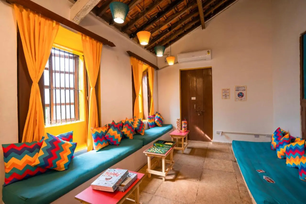 Gostops Goa, Calangute - Rooms & Dorms
