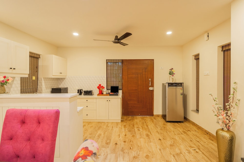 ELIVAAS 3 BHK with Pvt Pool - Azalea