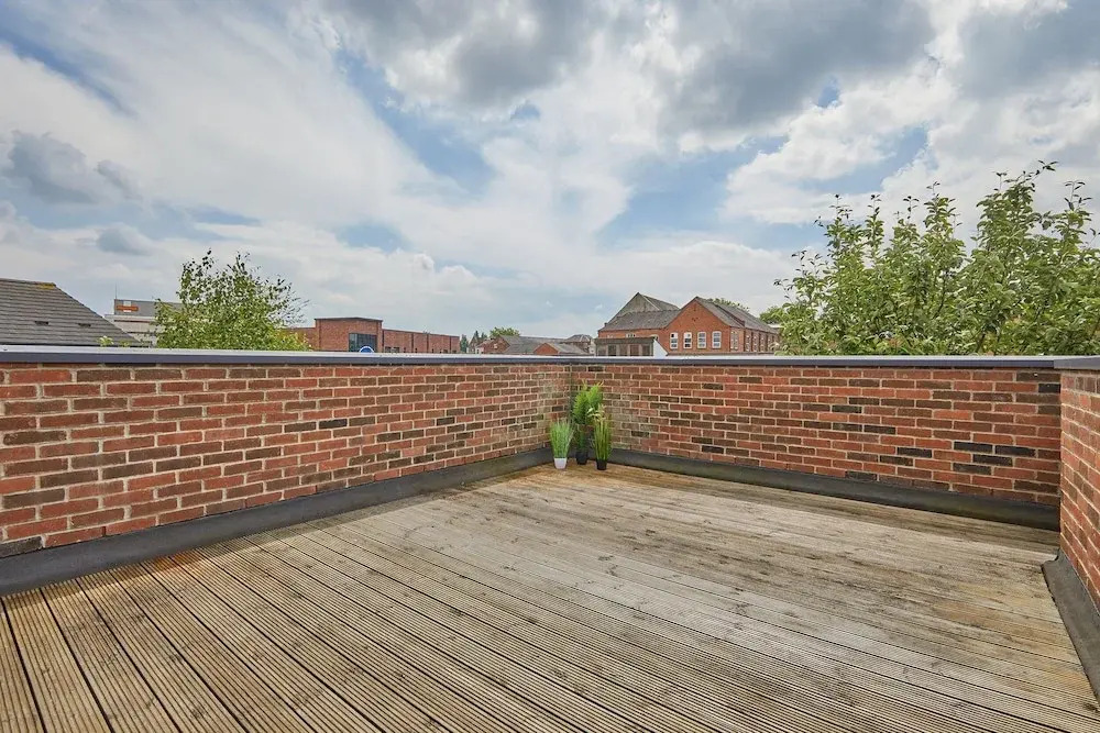 Derby City 3 Bed House- Roof Terrace