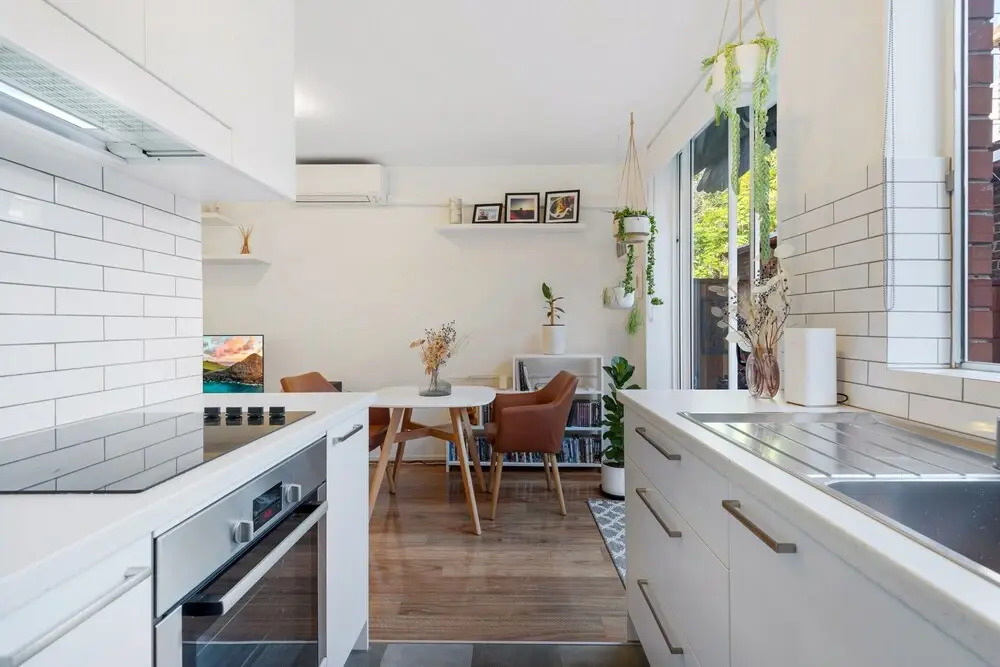 Snug St Kilda Apartment With Private Courtyard