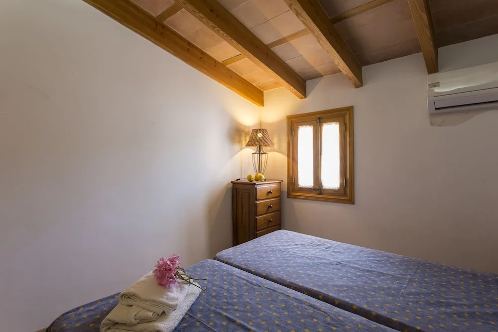 ULLAL - Rural Charm-AGRITOURISM approx 65000 meters PLUS PRIVATE MOUNTAIN villa and Outdoor Adventure Agritourism Apartment EQUIPATED - Private Mountain Path approximately 5 minutes walking from the beach -Ideal for relaxation