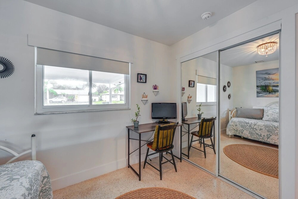 Sunny Florida Escape w/ Patio, Grill & Fire Pit!
