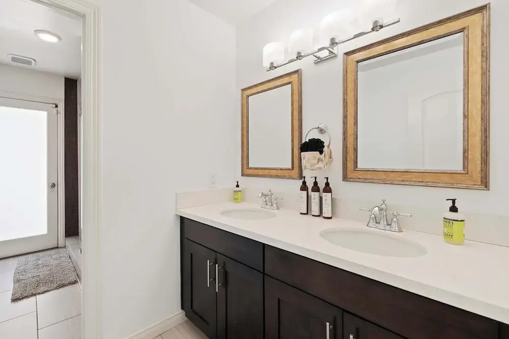 Aurora Oasis Stylish 4 BDR